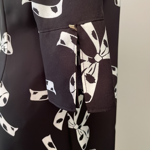 BEAUTIFUL BLACK AND WHITE BOW SHIFT DRESS - Picture 4 of 7